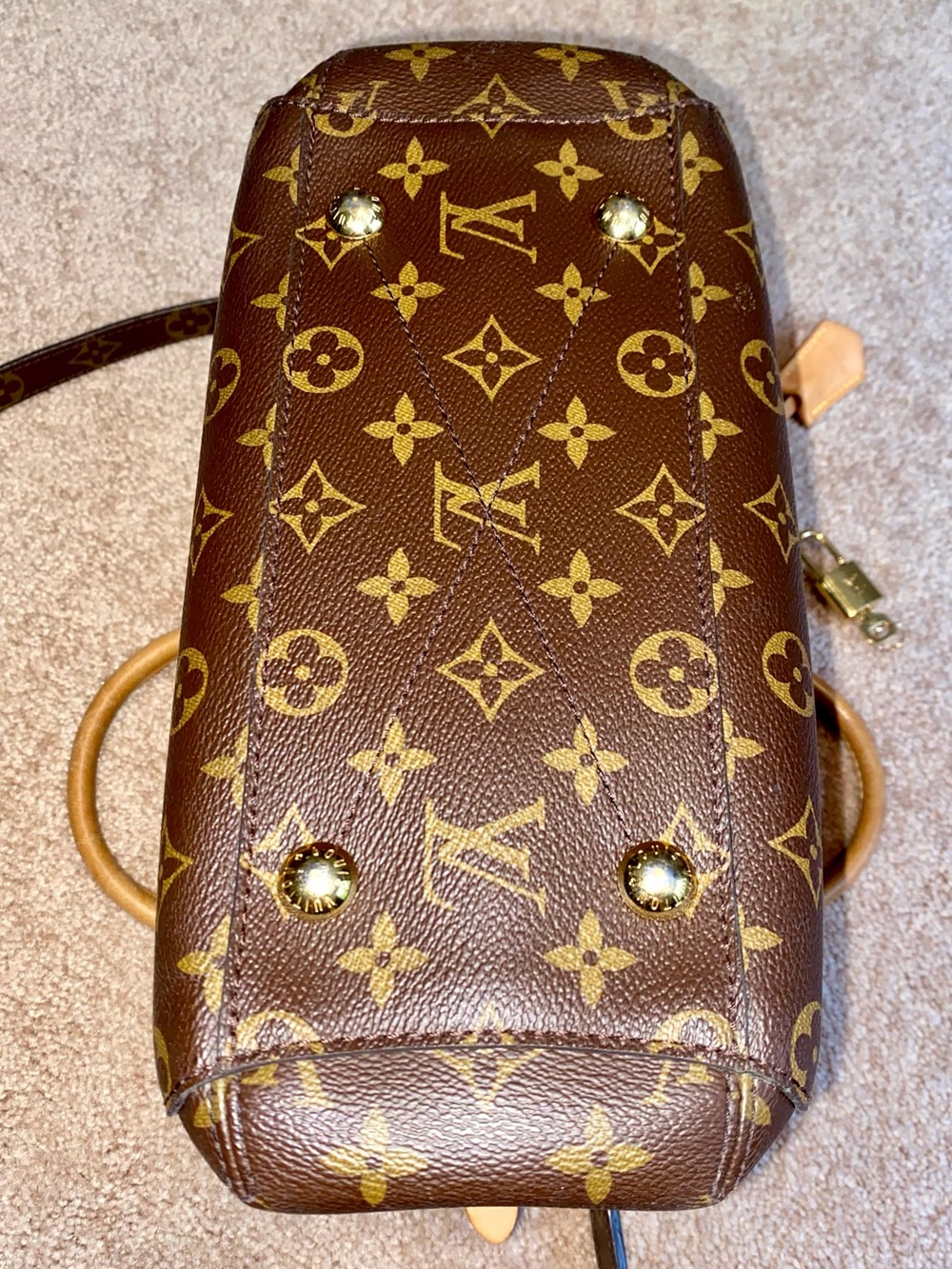 Louis Vuitton | Monogram Montaigne MM Handbag w LV Strap, Lock & Key & Dust Bag - Picture 14 of 16